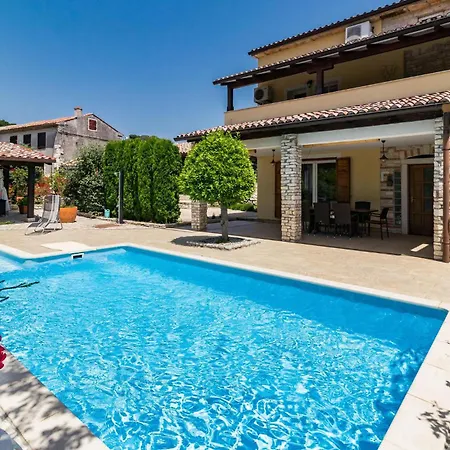 Pet Friendly In With Wifi Holiday home Manjadvorci